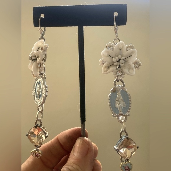 Religious themed Mary hand made dangle earrings - Picture 6 of 17